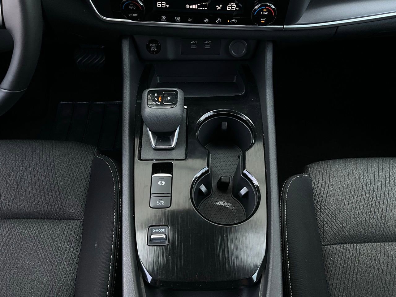 Used 2025 Nissan Rogue SV image 15