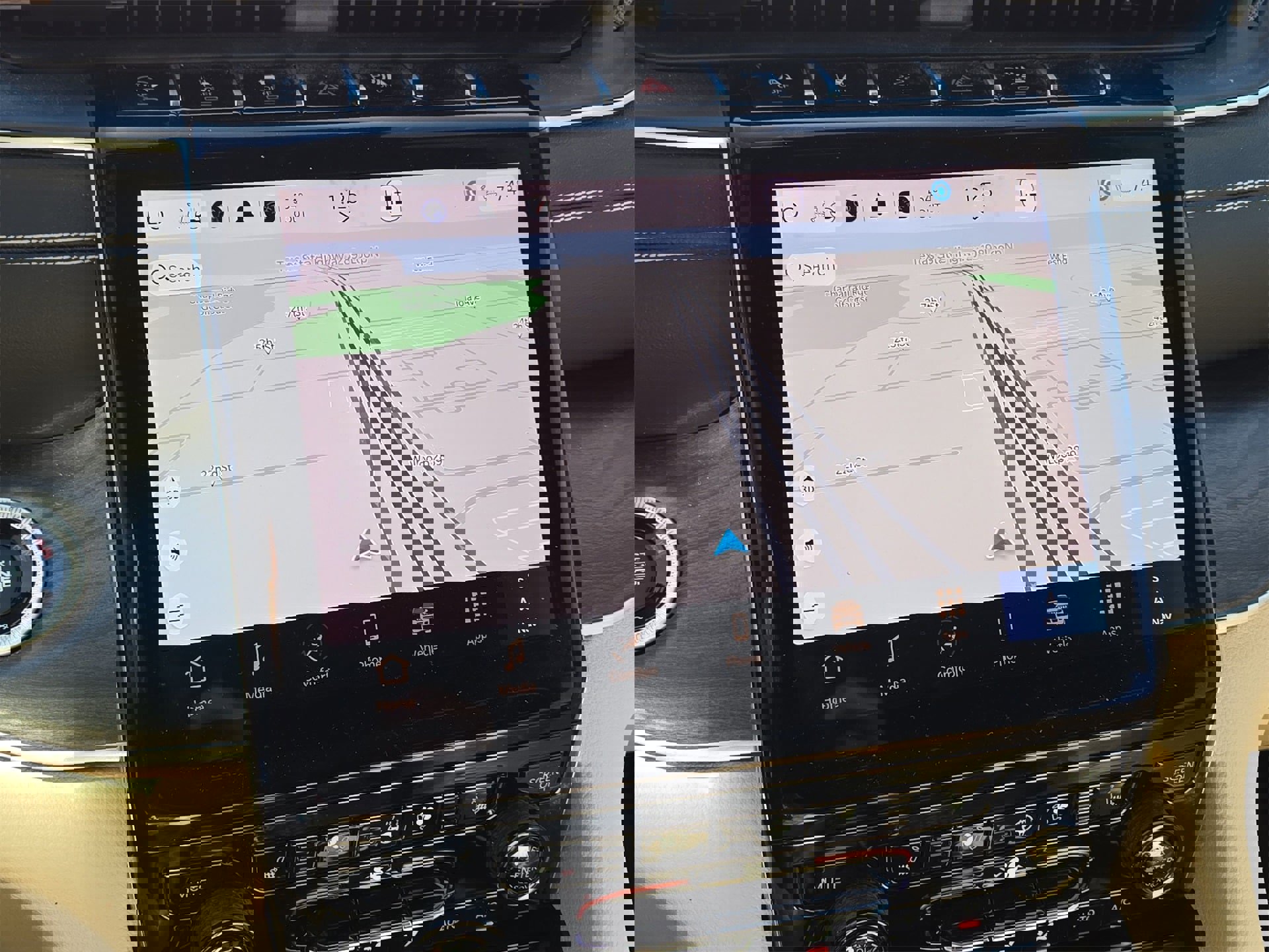 Used 2024 Jeep Grand Cherokee Limited w/ Luxury Tech Group II image 19