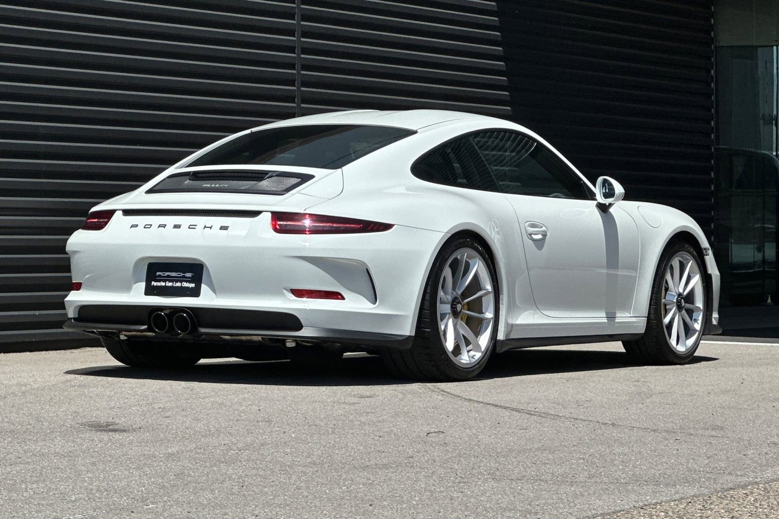 Certified 2016 Porsche 911 R RWD image 8