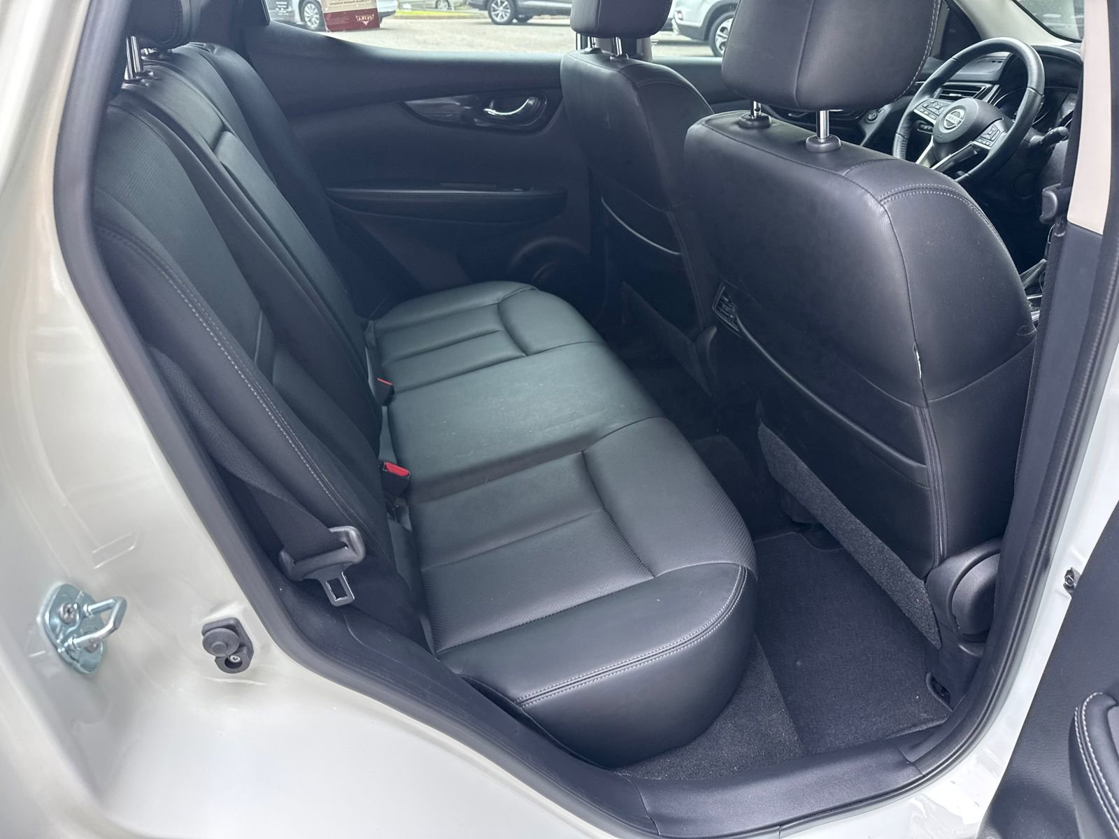 Used 2017 Nissan Rogue Sport SL w/ SL Premium Package FWD image 15