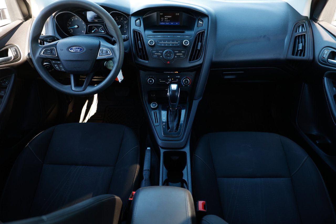 Used 2015 Ford Focus SE image 2