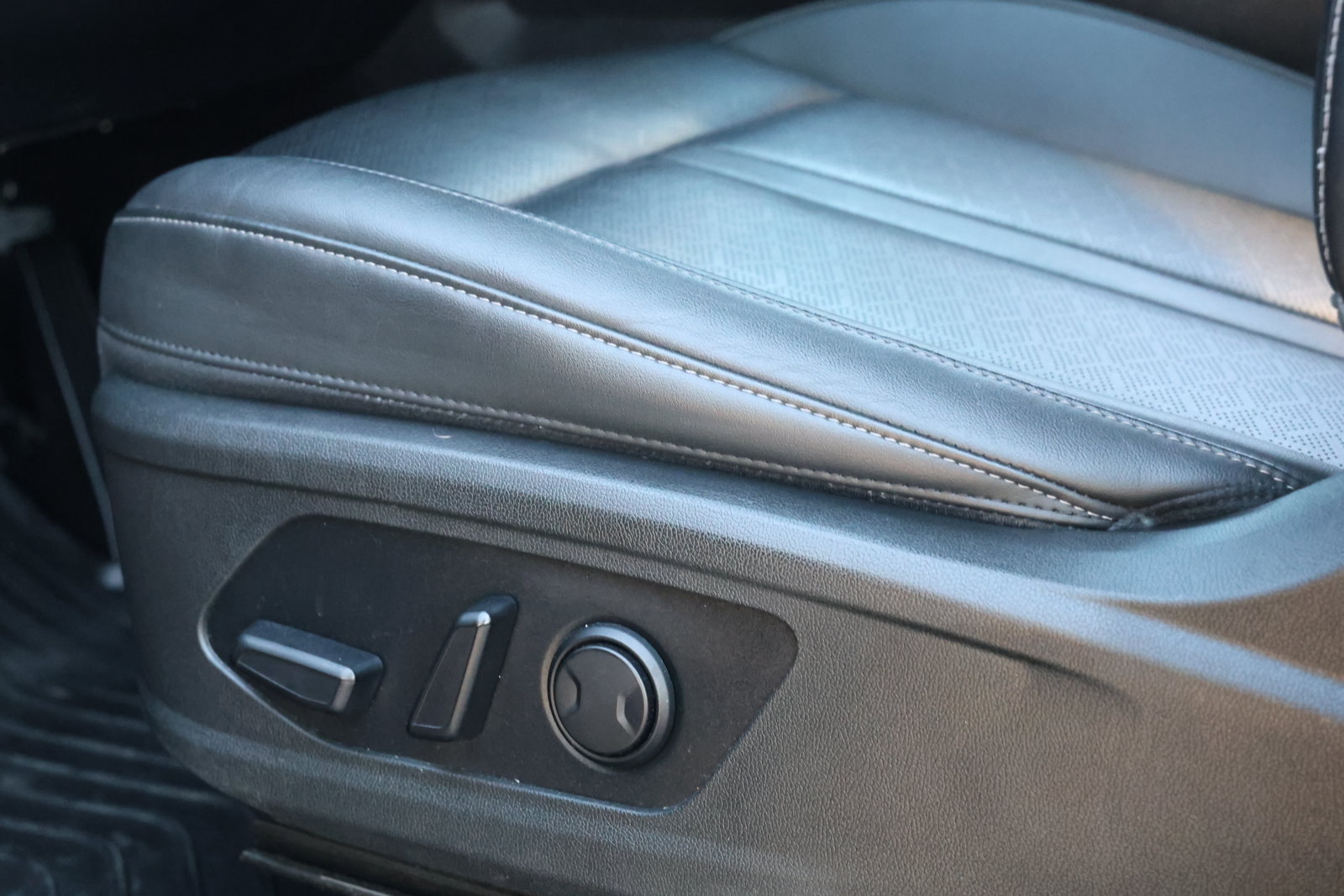 Used 2022 Kia Sorento EX w/ Panoramic Sunroof Package FWD image 30