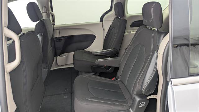 Used 2023 Chrysler Voyager LX FWD image 16