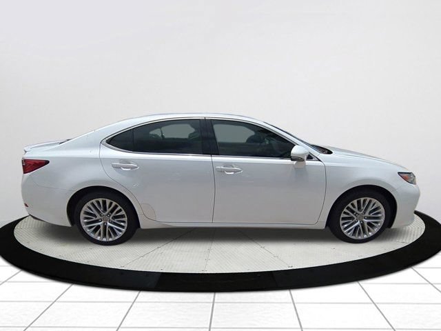 Used 2014 Lexus ES 350 w/ Luxury Package FWD image 2