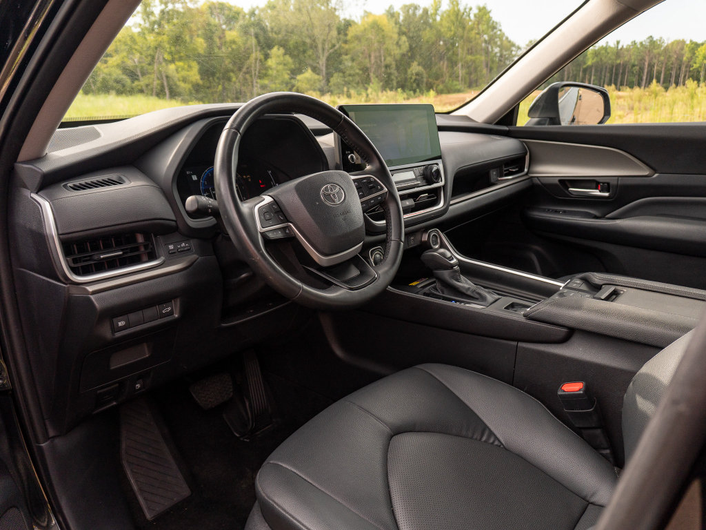 Used 2025 Toyota Grand Highlander AWD image 10