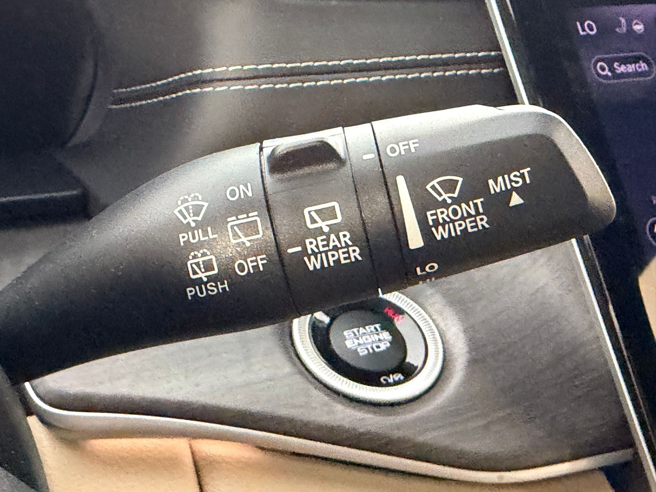Used 2023 Jeep Grand Cherokee L Limited w/ Luxury Tech Group II AWD/4WD image 28