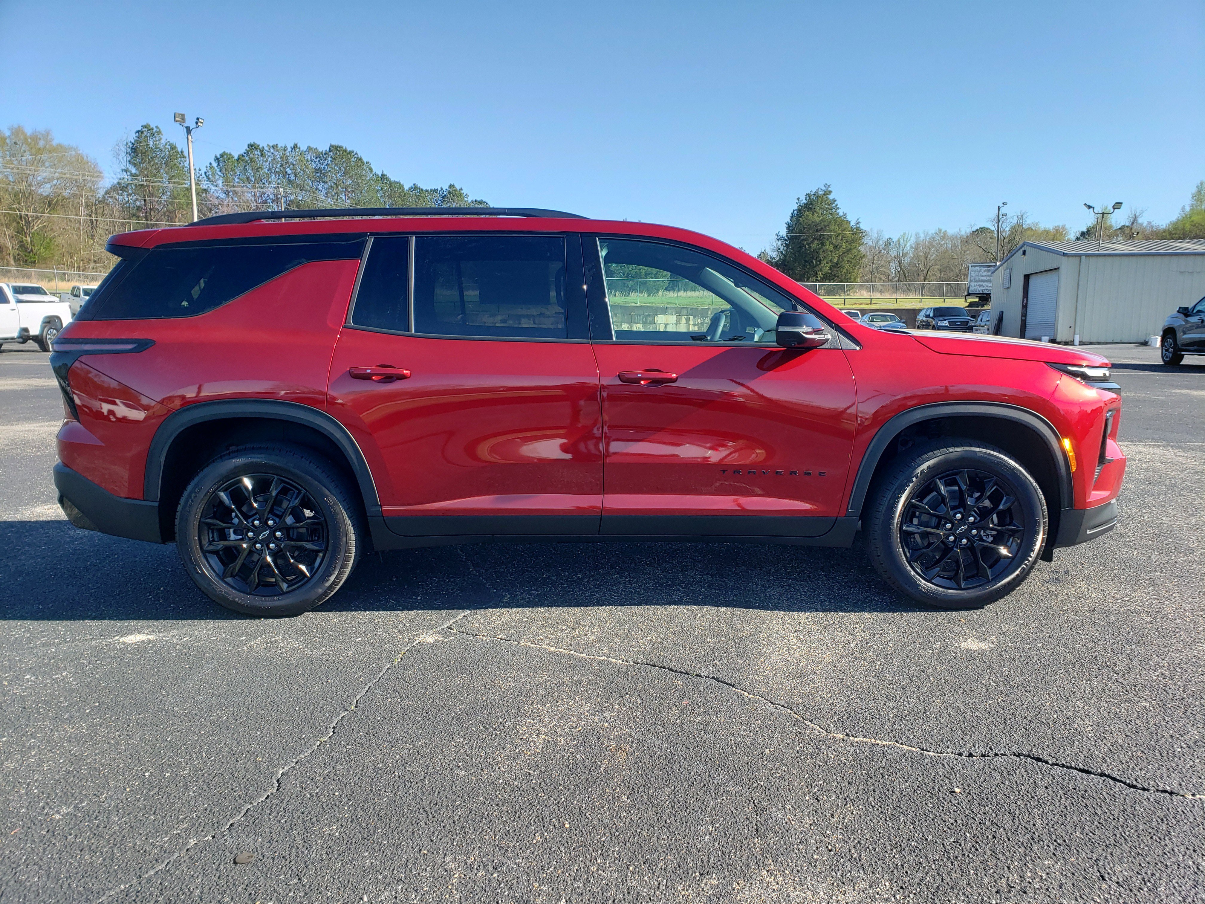 New 2026 Chevrolet Traverse LT w/ Midnight/Sport Edition image 5