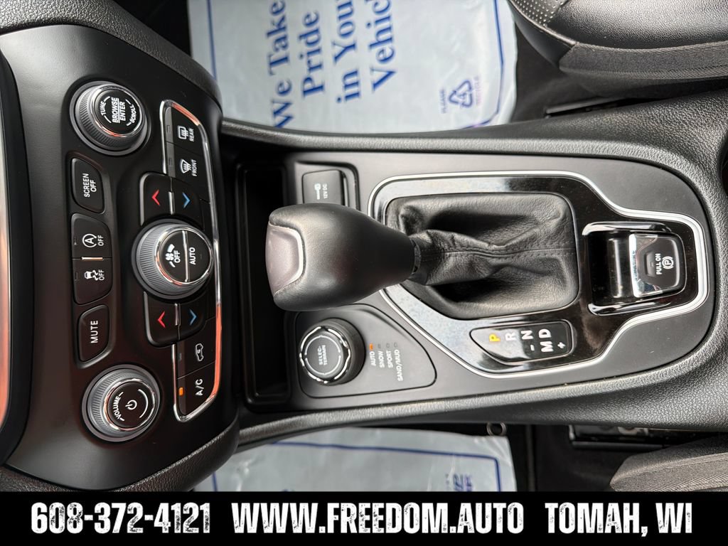 Used 2023 Jeep Cherokee Altitude Lux AWD/4WD image 17