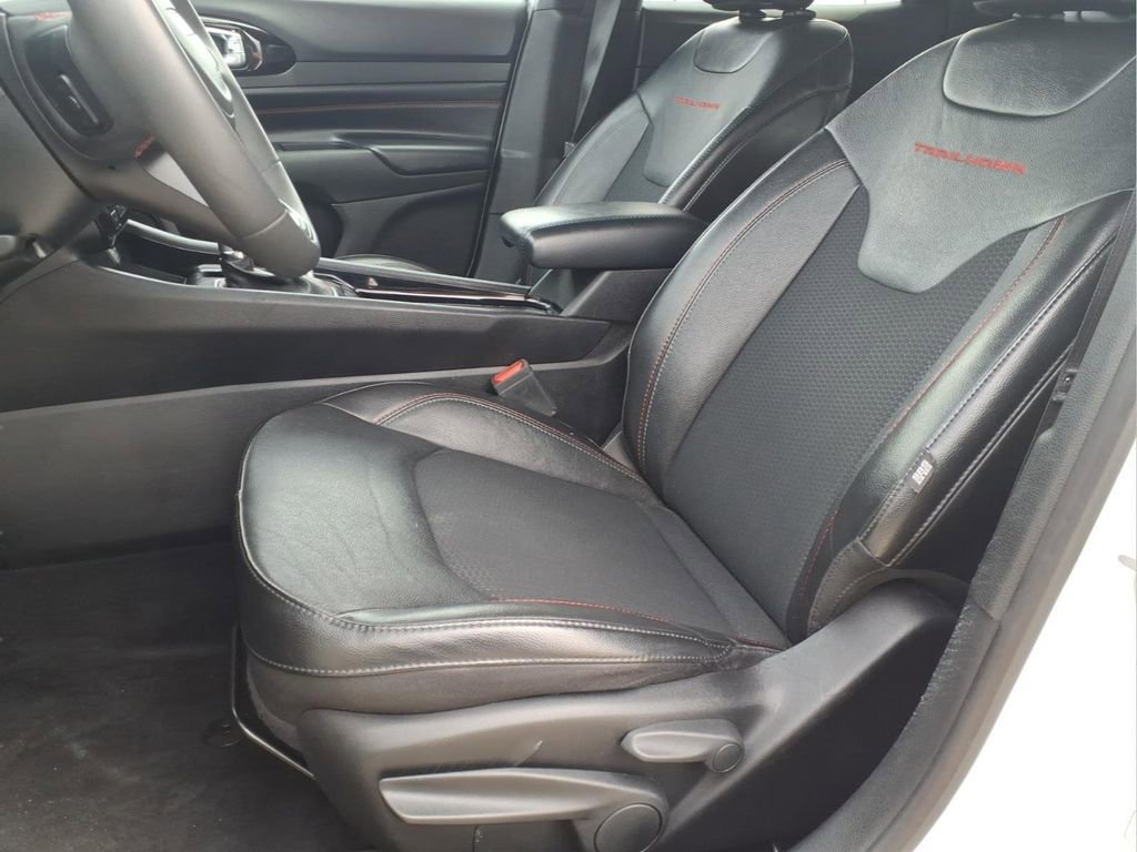 Used 2023 Jeep Compass Trailhawk image 13