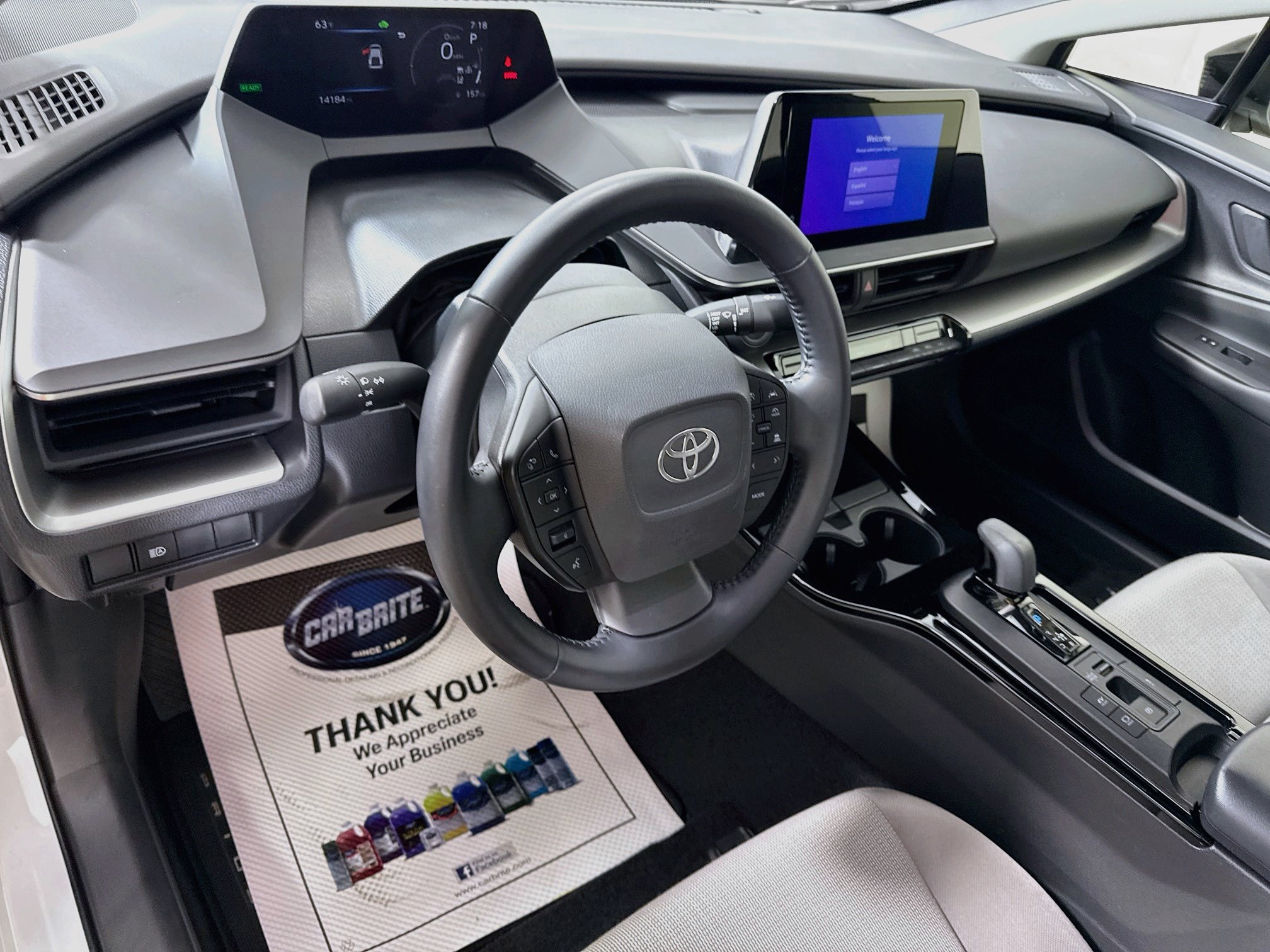 Used 2024 Toyota Prius LE FWD image 9