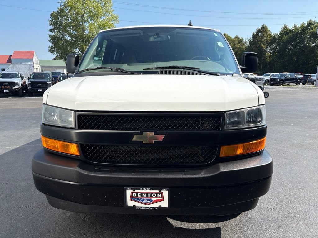 Used 2025 Chevrolet Express 3500 LS RWD image 3