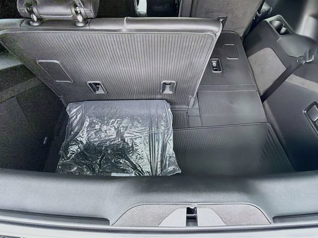 Used 2026 Cadillac Escalade Platinum Sport w/ LPO, ONYX Package AWD/4WD image 28