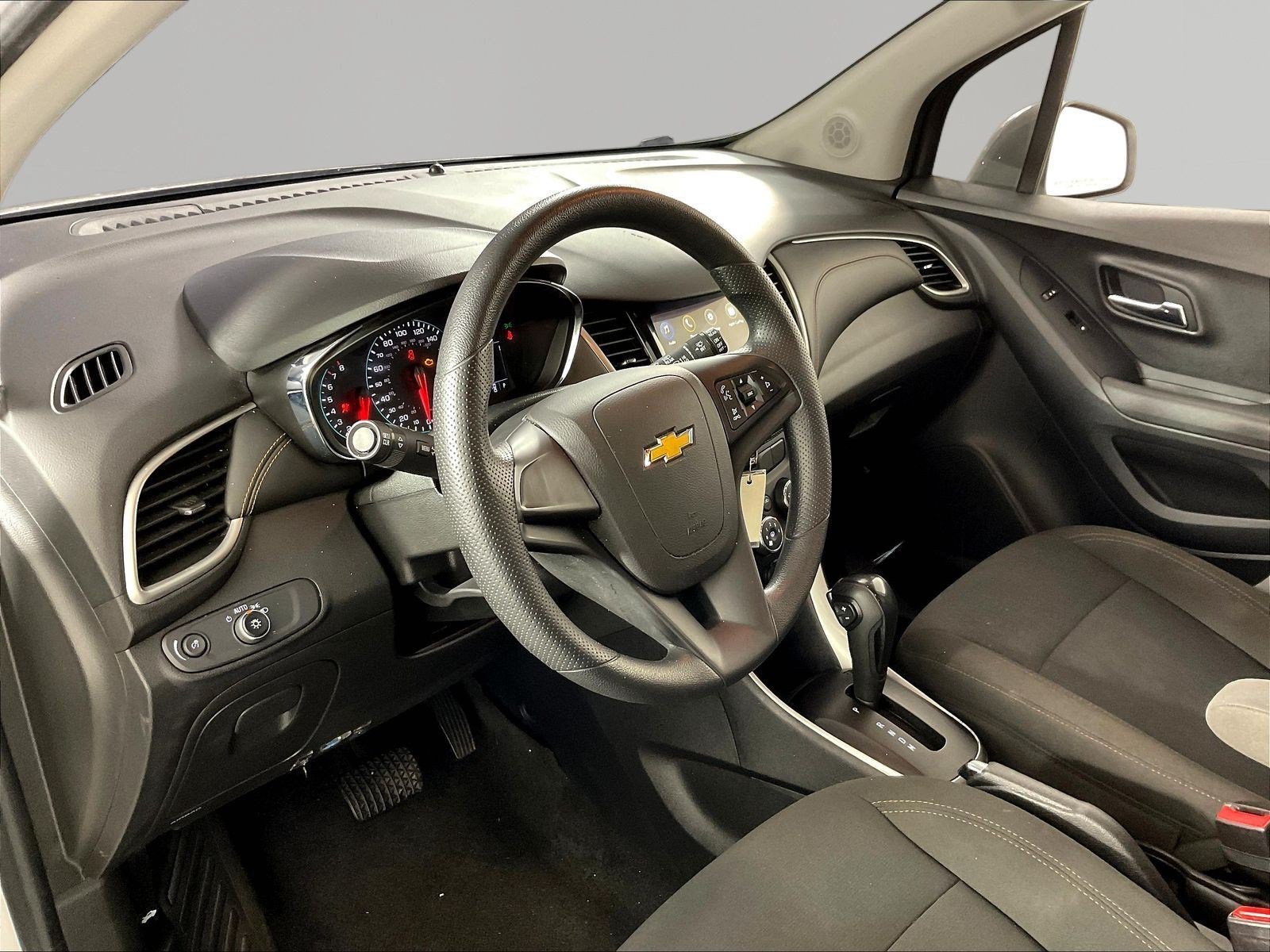 Used 2019 Chevrolet Trax LS FWD image 16