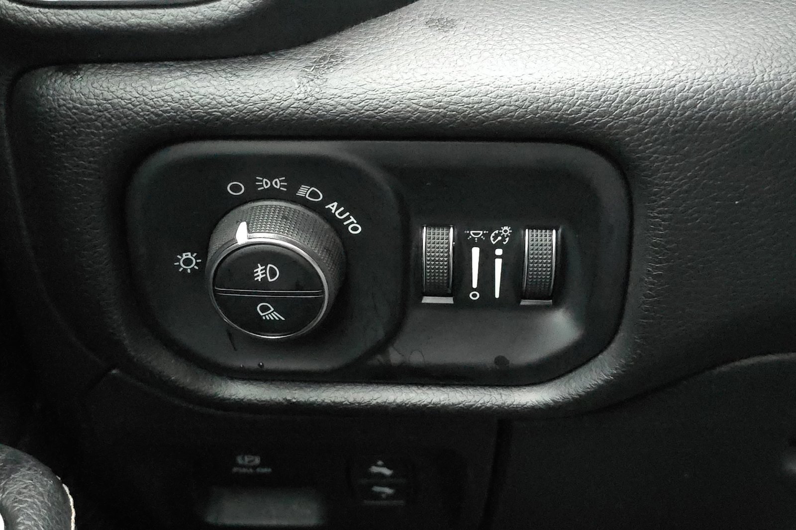 Used 2023 RAM 1500 Laramie image 30