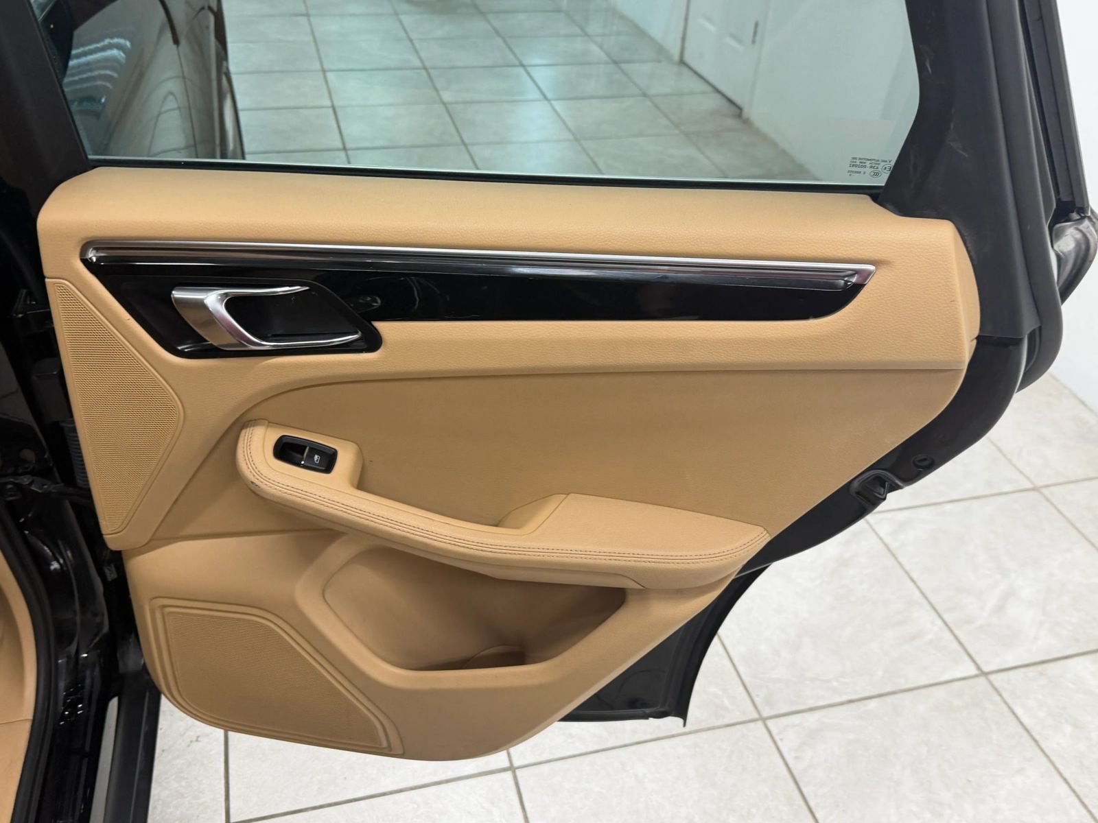 Used 2016 Porsche Macan S w/ Premium Package Plus AWD/4WD image 18