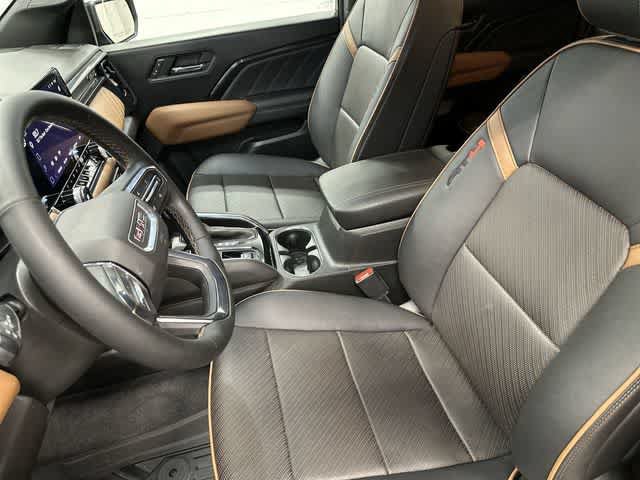 Used 2023 GMC Canyon AT4 w/ AT4 Premium Package AWD/4WD image 10