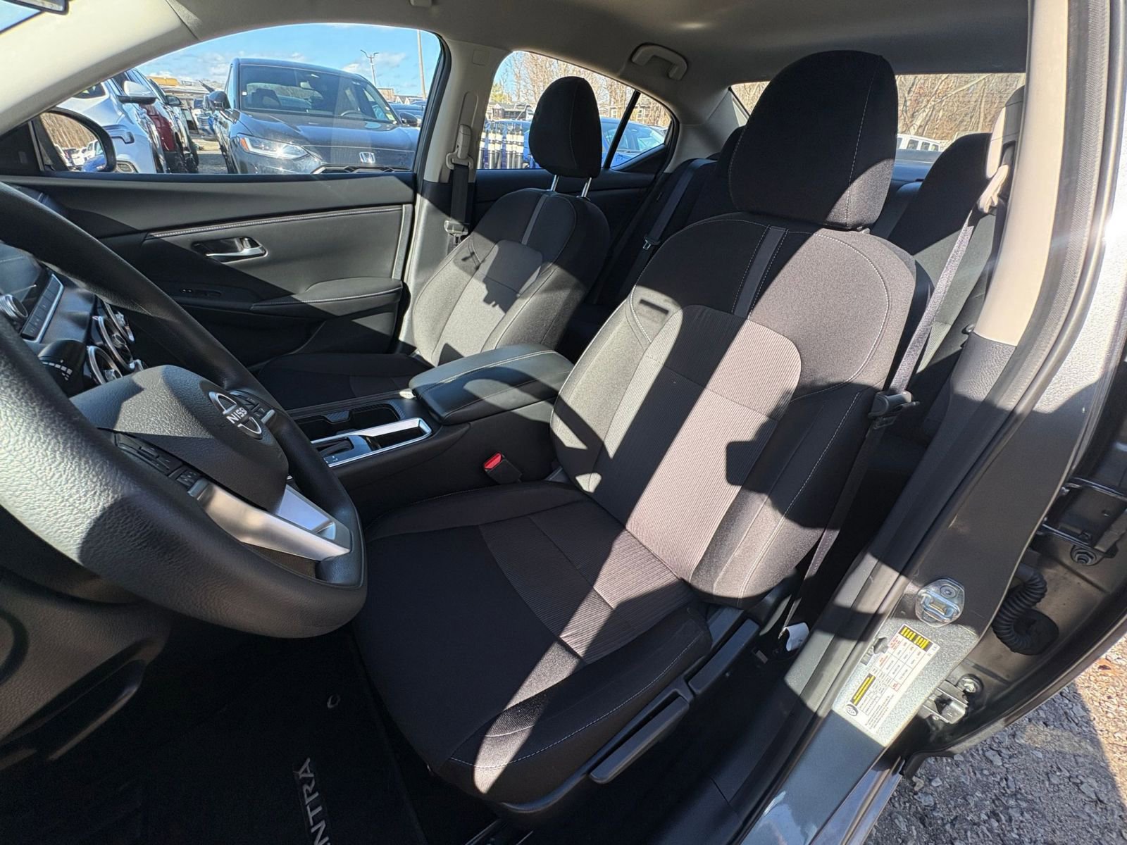 Used 2025 Nissan Sentra SV FWD image 33
