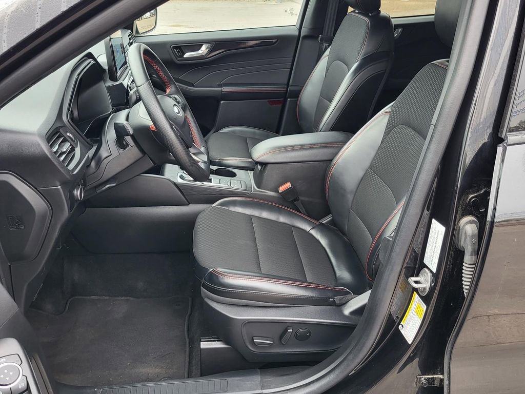 Used 2025 Ford Escape ST-Line image 17