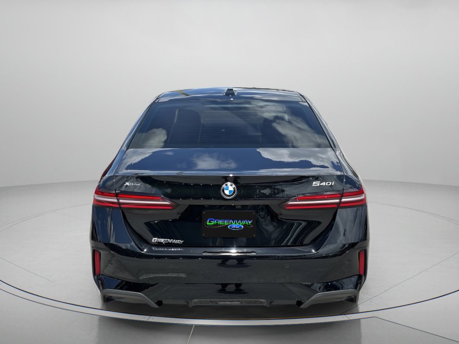 Used 2024 BMW 540i xDrive w/ M Sport Package AWD/4WD image 4