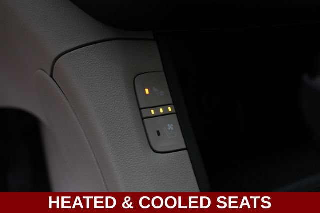 Used 2017 GMC Acadia Denali w/ Technology Package FWD image 5