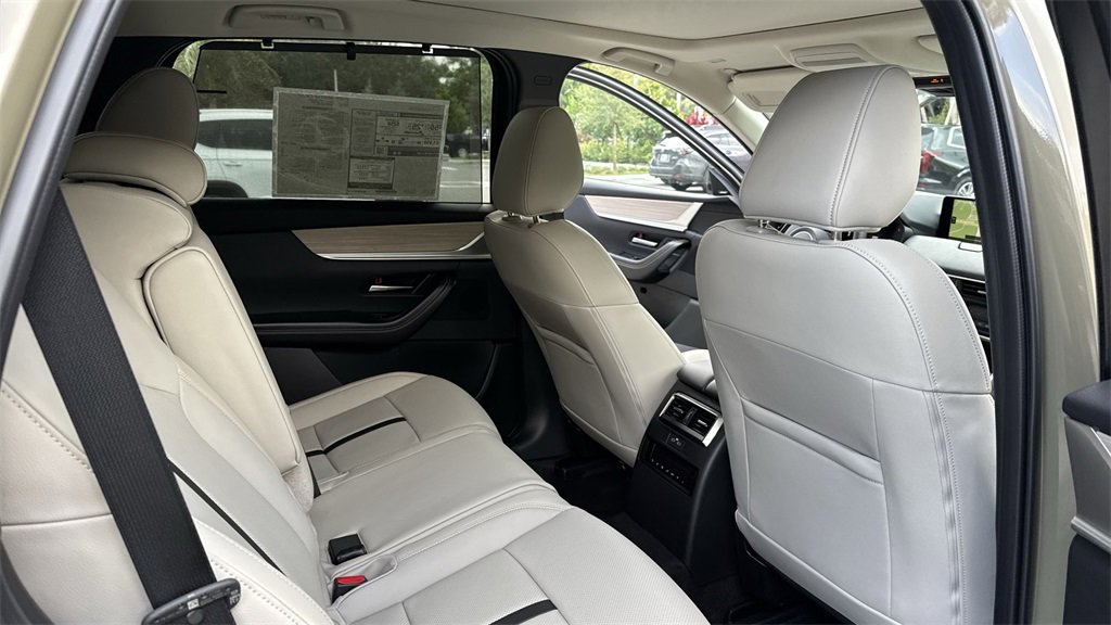 New 2025 MAZDA CX-70 Plug-In Hybrid w/ Premium Pkg image 34