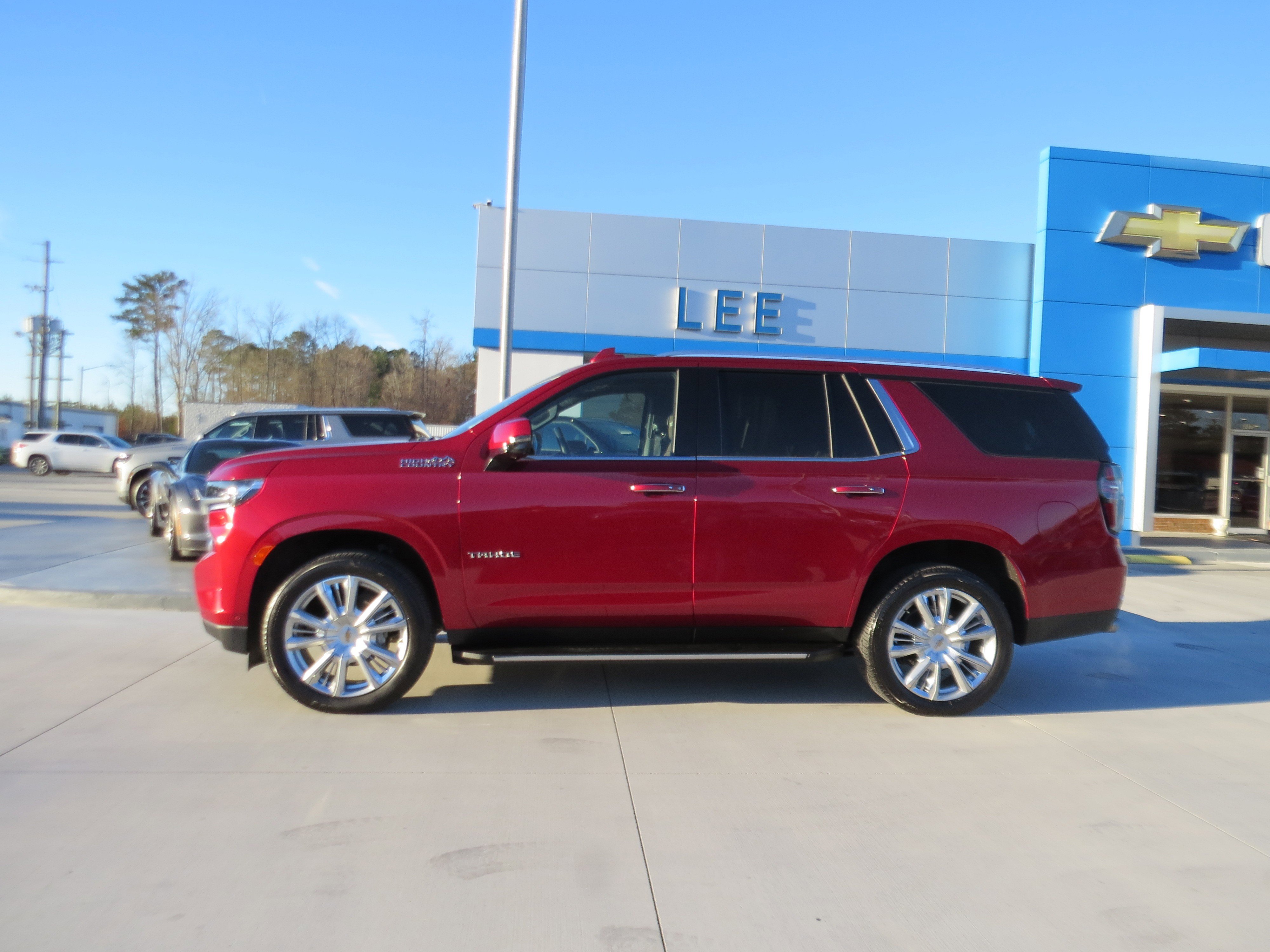 Used 2024 Chevrolet Tahoe High Country w/ Advanced Technology Package AWD/4WD image 2
