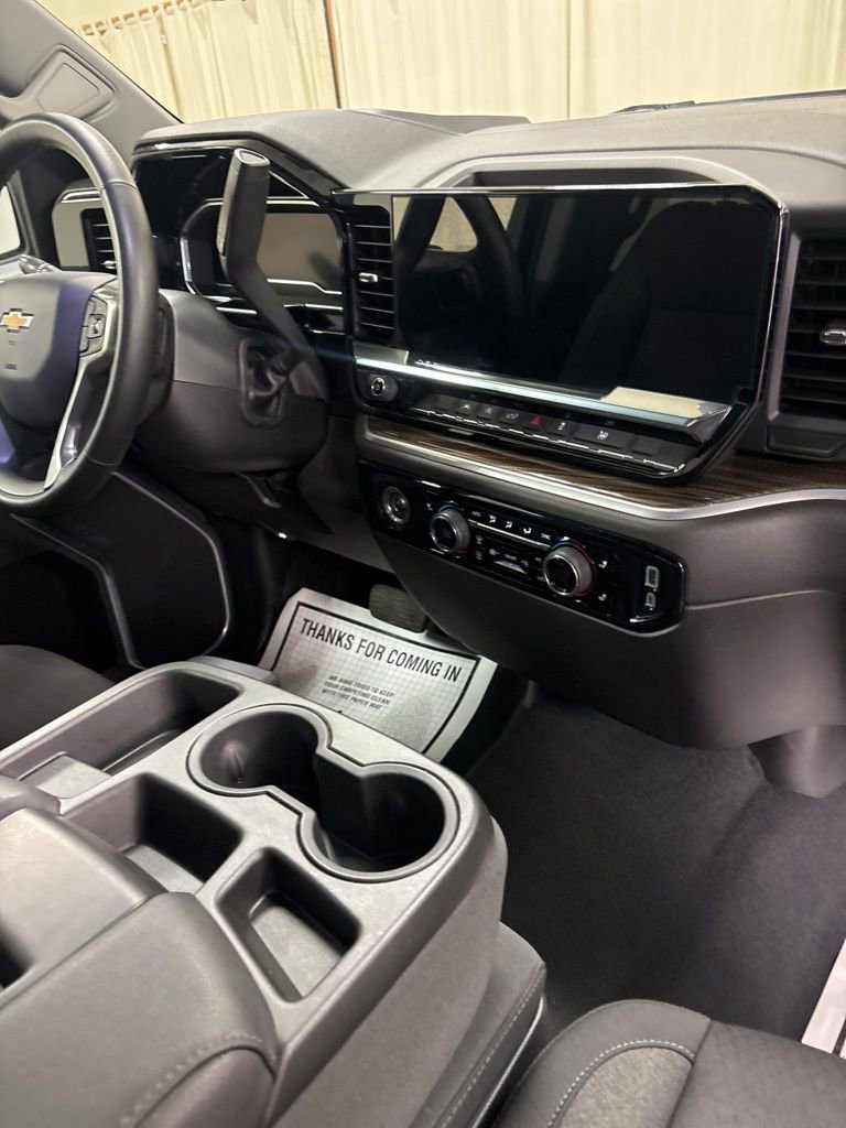 Used 2024 Chevrolet Silverado 1500 LT AWD/4WD image 25