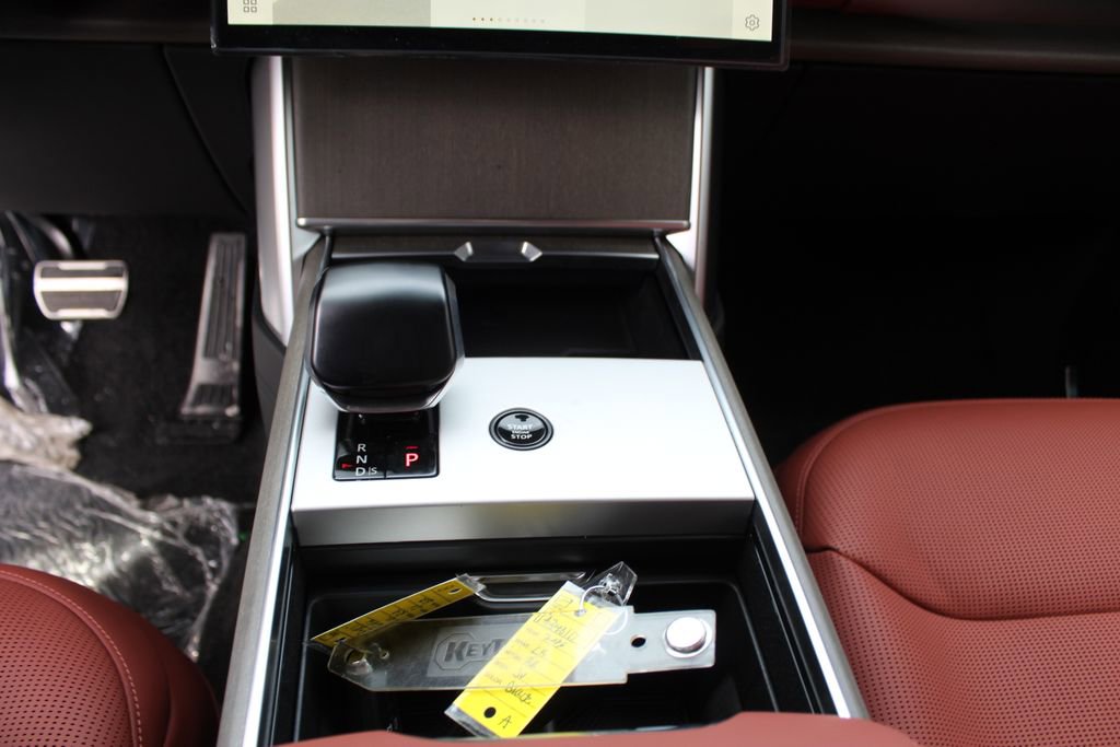 New 2026 Land Rover Range Rover SV image 13