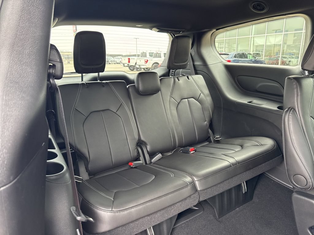 New 2026 Chrysler Pacifica Select AWD/4WD image 30