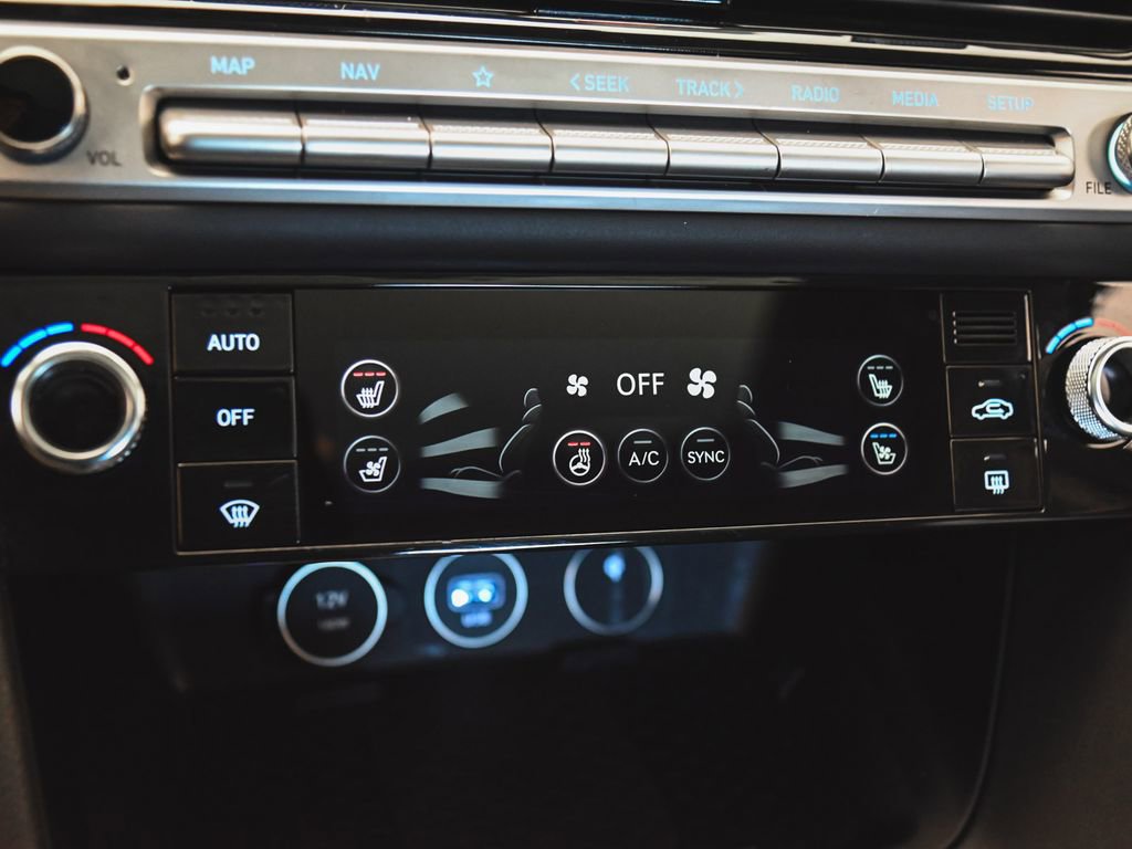 Used 2026 Genesis G70 2.5T Prestige image 19