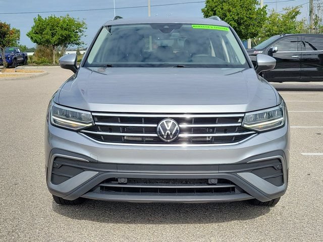 Used 2024 Volkswagen Tiguan SE FWD image 4
