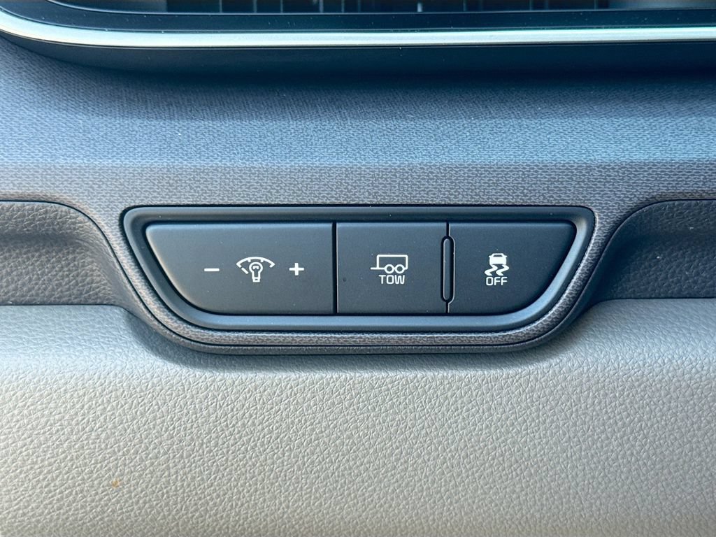 Certified 2025 Kia Carnival SX FWD image 13
