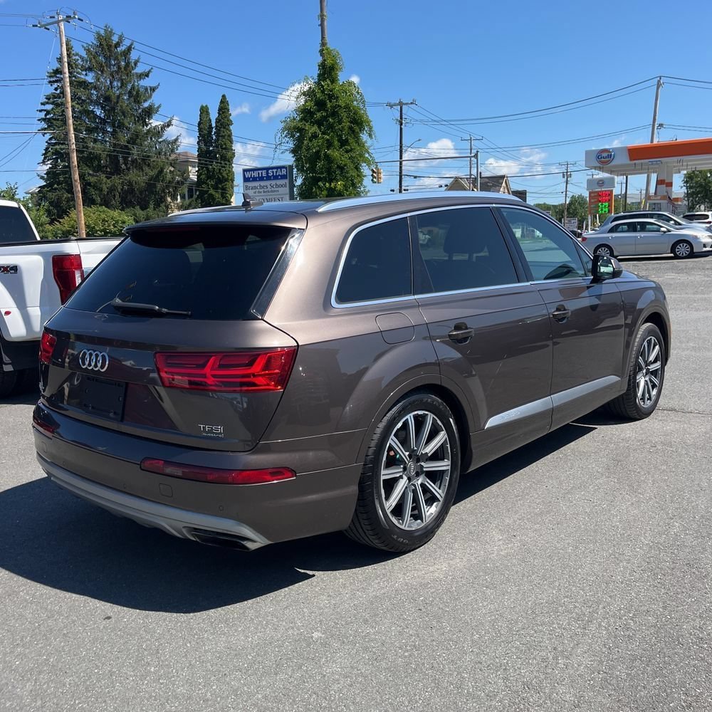 Used 2017 Audi Q7 3.0T Prestige AWD/4WD image 3