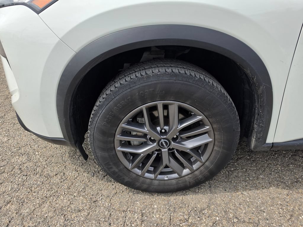 Used 2024 Nissan Rogue S FWD image 3