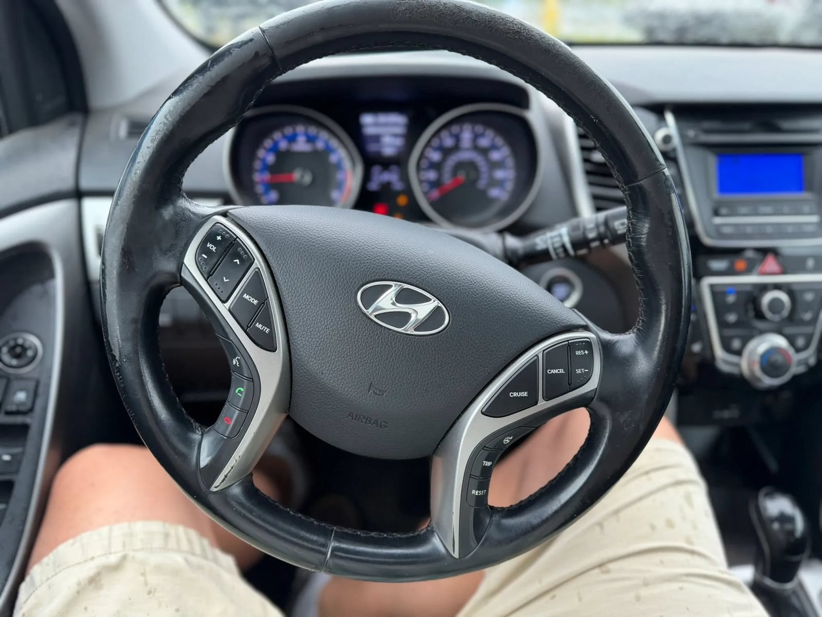 Used 2013 Hyundai Elantra GT w/ Touch & Go Pkg FWD image 12