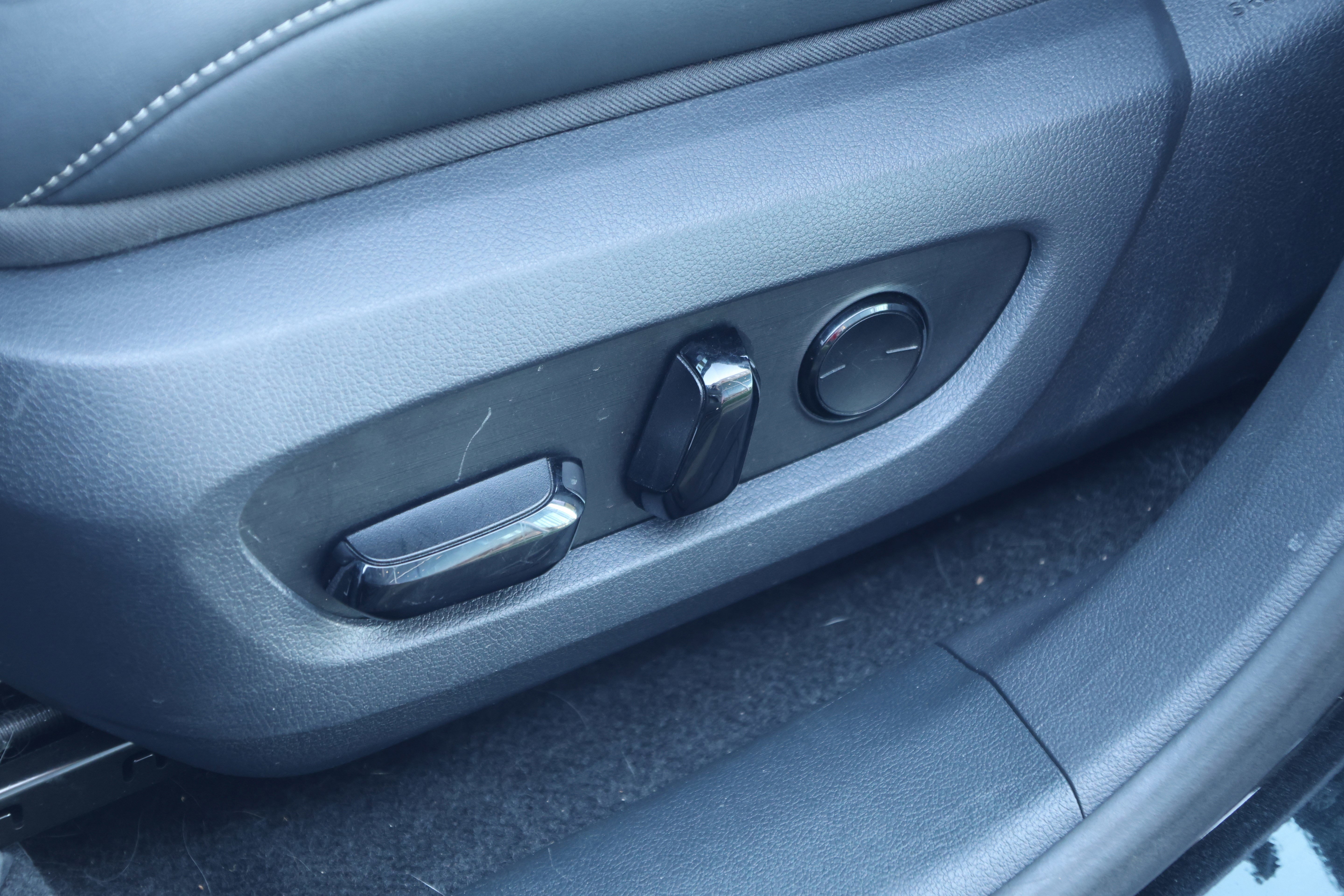 Used 2023 Lexus RX 500h F Sport w/ Cold Area Package image 34