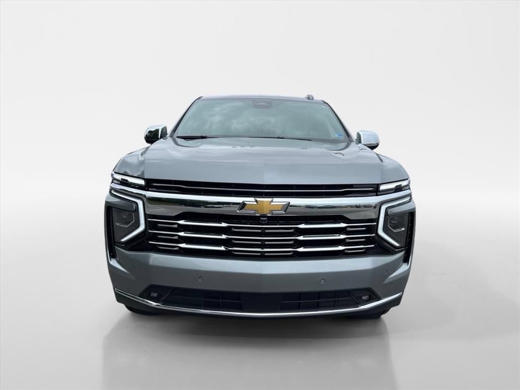 Used 2026 Chevrolet Suburban Premier AWD/4WD image 8