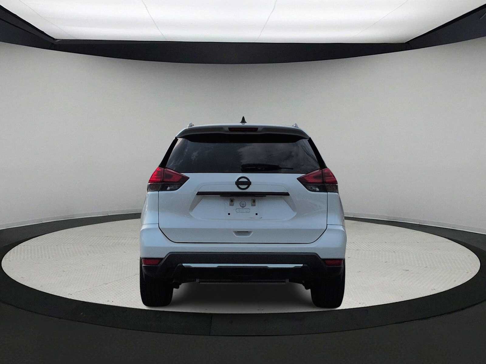 Used 2017 Nissan Rogue SV w/ SV Family Package AWD/4WD image 7
