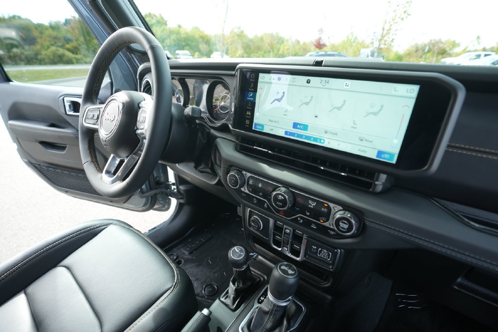 Used 2024 Jeep Wrangler Unlimited Sahara w/ Safety Group AWD/4WD image 37