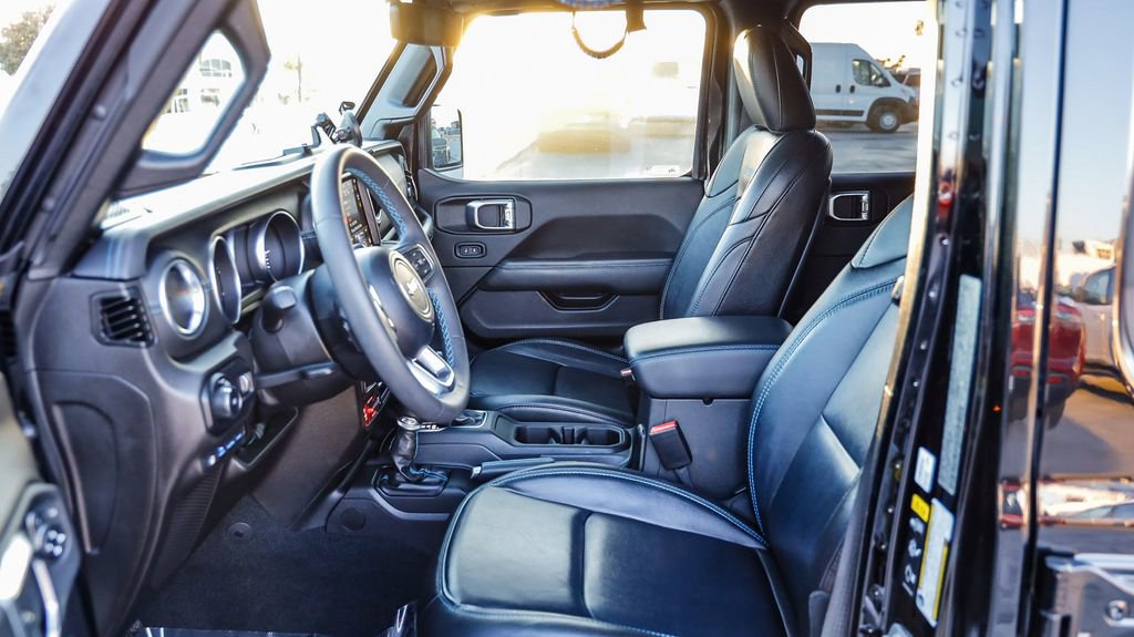 Used 2023 Jeep Wrangler Unlimited Rubicon 4xe image 21