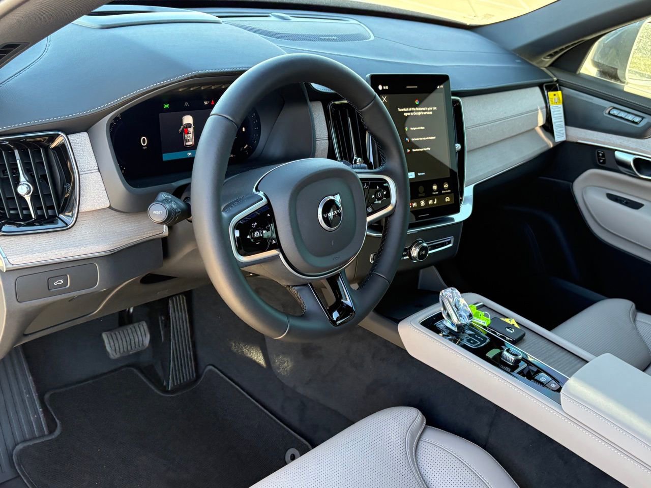 New 2026 Volvo XC90 B5 Ultra w/ Protection Package Premier image 14