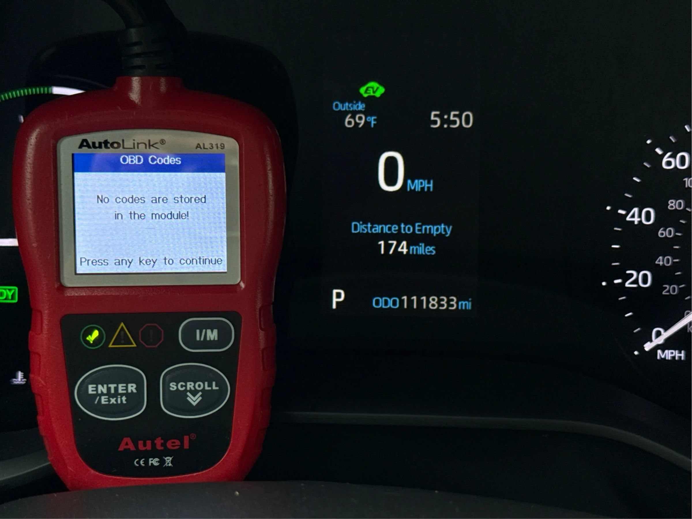 Used 2022 Toyota Sienna XSE FWD image 11