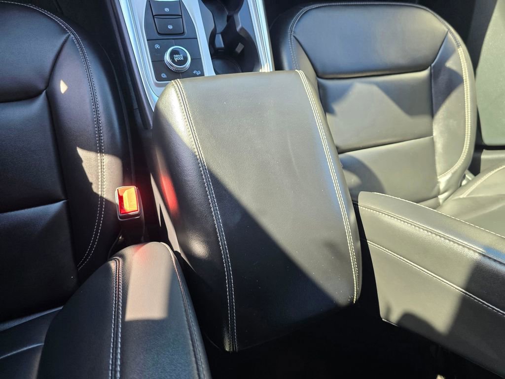 Used 2024 Ford Explorer XLT w/ Equipment Group 202A AWD/4WD image 27