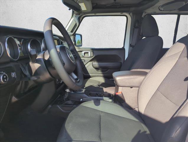 Used 2023 Jeep Gladiator Sport image 17