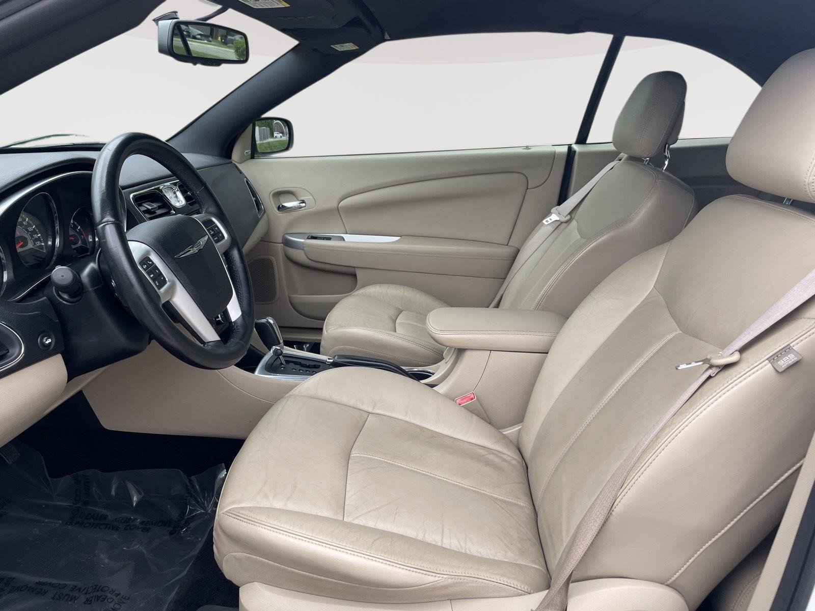 Used 2013 Chrysler 200 Limited FWD image 21