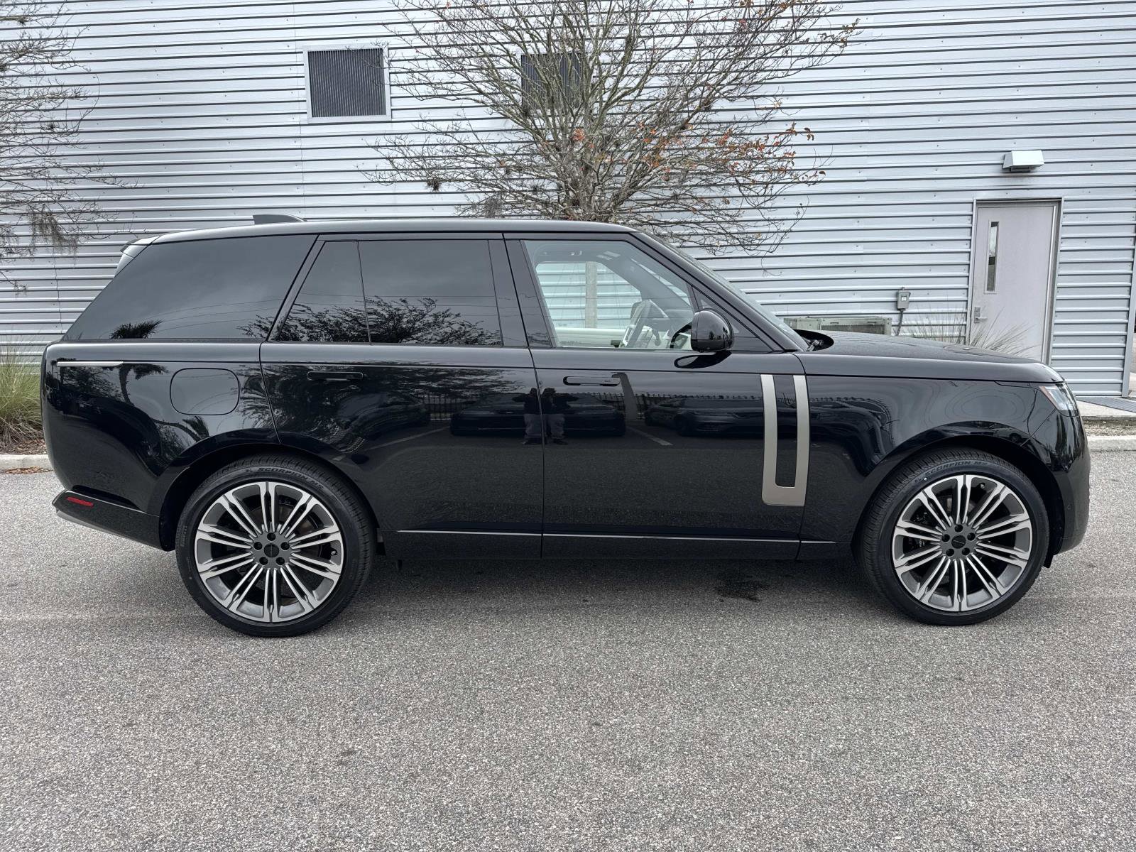 Used 2026 Land Rover Range Rover SE image 5