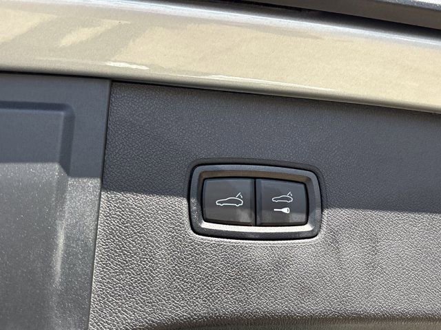 Used 2024 Porsche Cayenne AWD/4WD image 8