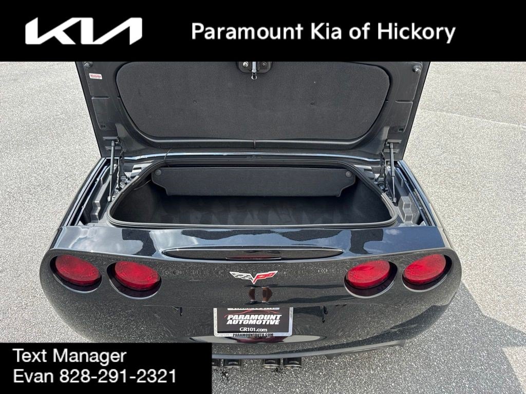 Used 2005 Chevrolet Corvette Convertible w/ Preferred Equipment Group RWD image 10