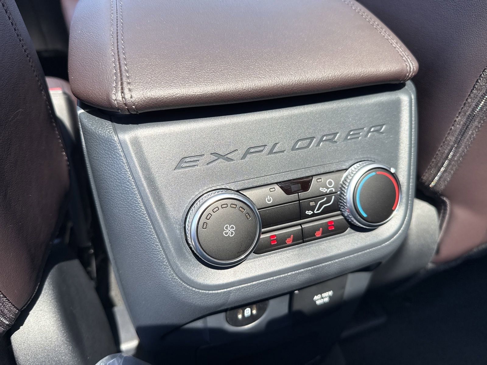New 2026 Ford Explorer Platinum image 12