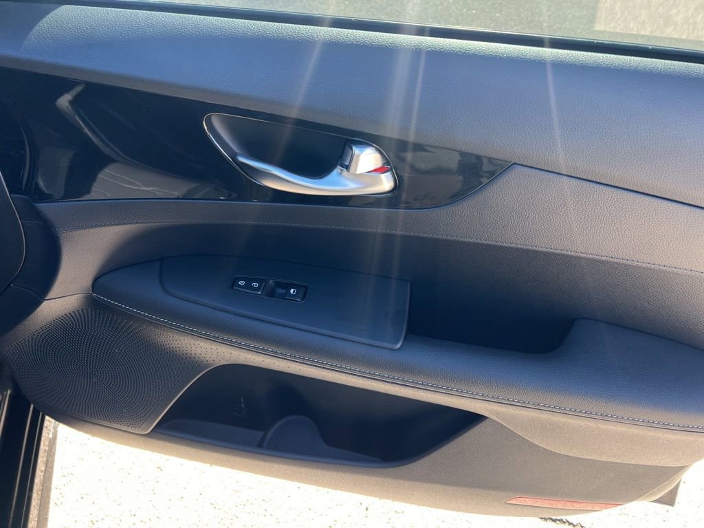Certified 2024 Kia Forte GT-Line image 21